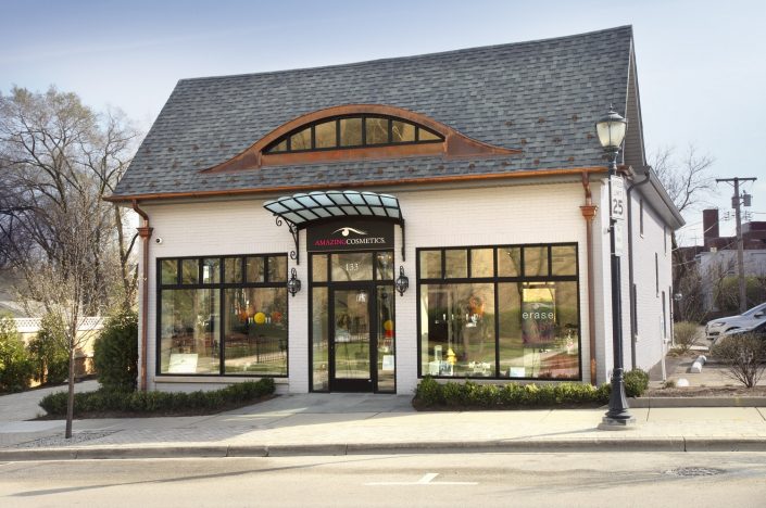 AmazingCosmetics Exterior view of AmazingCosmetics Libertyville headquarters.