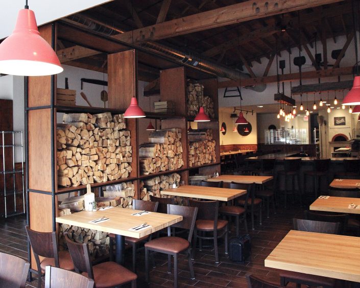 Pizzeria DeVille, Libertyville IL, main dining room.