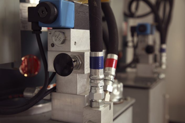 Larsen Marine - Boat Warehouse Hydraulics