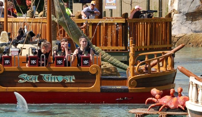 Six Flags Great America - Buccaneer Battle, view of riders using the powerful water soakers