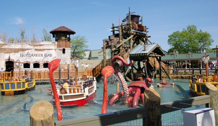 Six Flags Great America - Buccaneer Battle, view of pool and ride theming.
