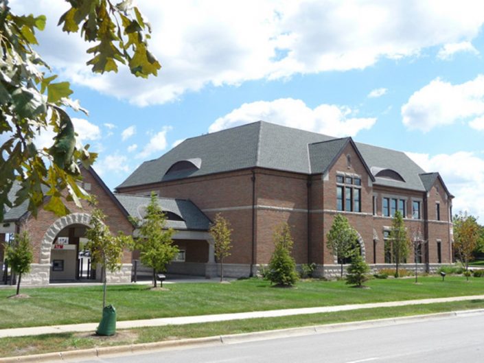 Vernon Hills Bank & Trust building exterior and drive up.