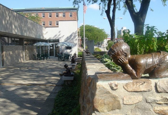 Waukegan Public Library exterior patio.